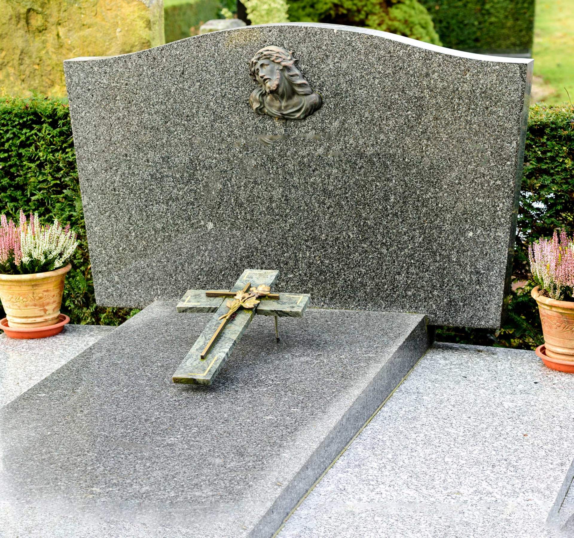 Service marbrerie funéraire Merdrignac